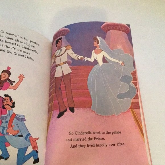 Vintage Cinderella kids book Disney's Wonderful World of Reading 1974 - Picture 7 of 12